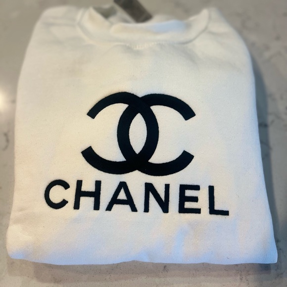 Embroidered Chanel Crewneck - Picture 3 of 6